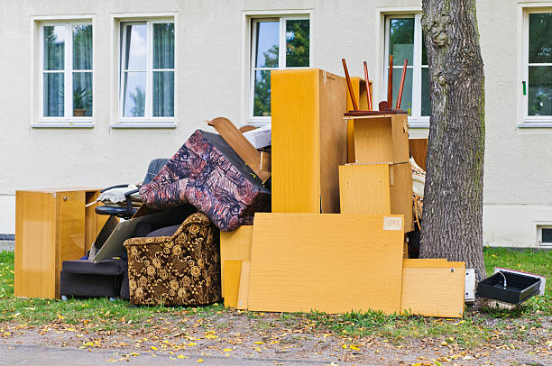 Best Yard Waste Removal  in Mapleton, IA