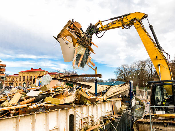 Best Garage Cleanout Services  in Mapleton, IA